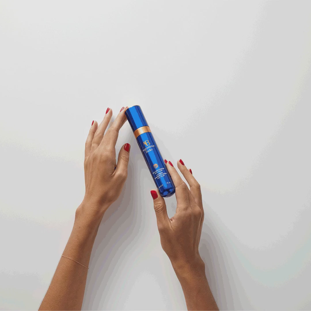 A GIF showing Augustinus Bader The Light Cream